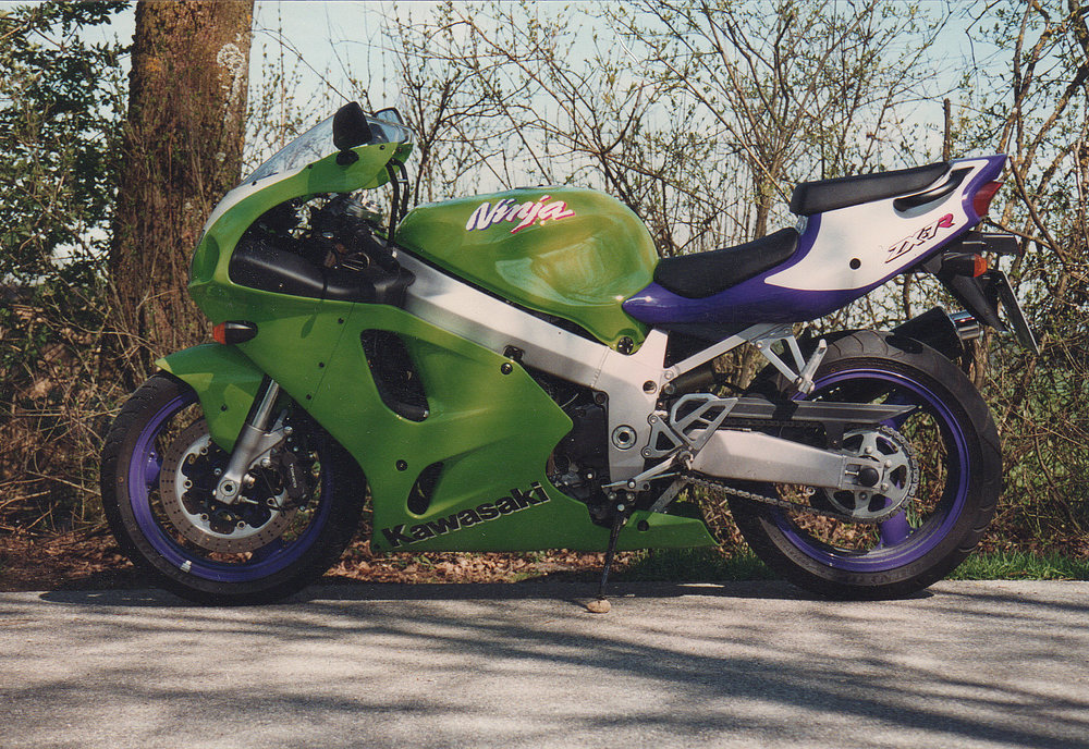 ZX7R.jpg