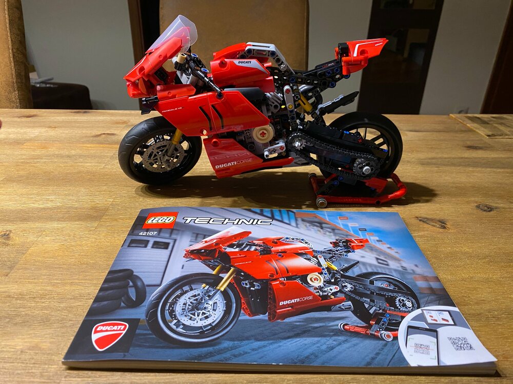 Lego_Panigale.thumb.jpg.40ab3464fd270f601fbb84541302558d.jpg