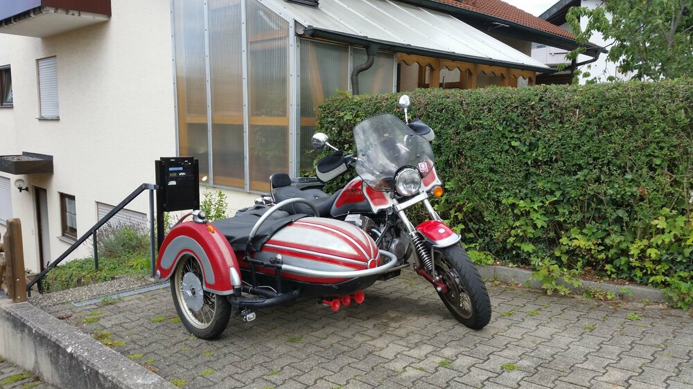 Guzzi Lackierung 3.jpg