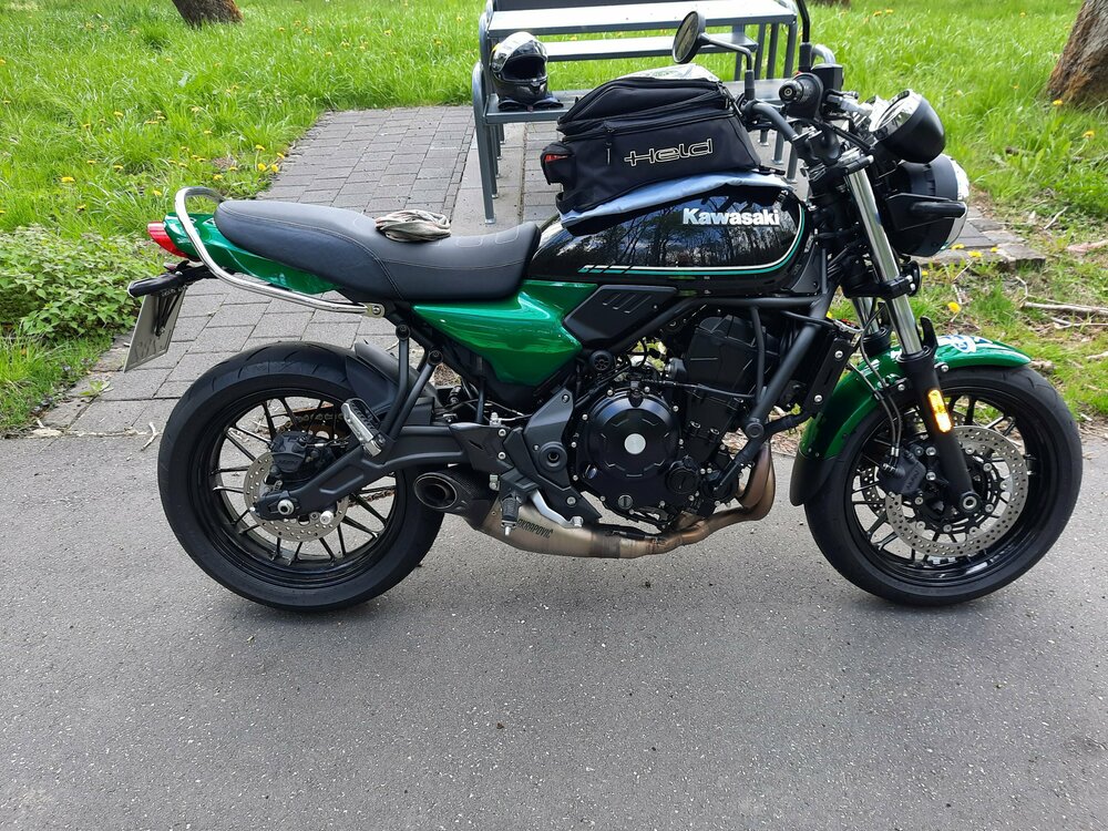 Z650RS_schwarz-grün.jpg