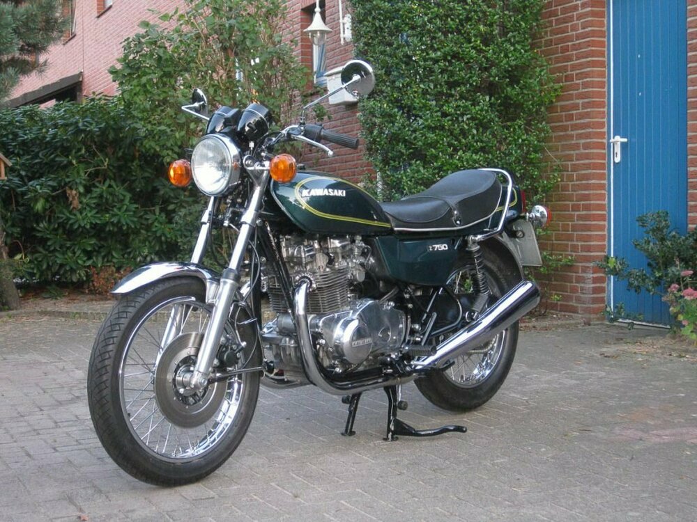 Z750TWIN.jpg