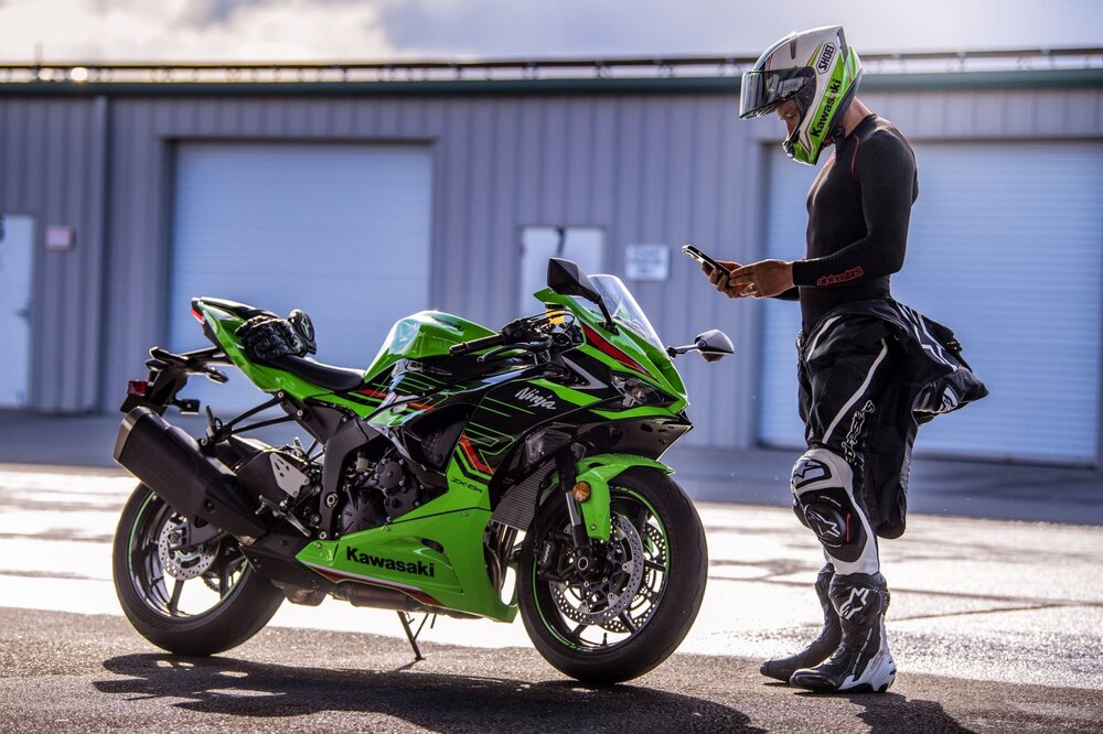 Kawasaki_Ninja_ZX-6R_2024_006.thumb.jpg.6219231e4f3e0ff8ec11cfd4484d3bf0.jpg